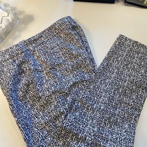Lila Rose Size 8 pants new without tags - ankle length NWOT